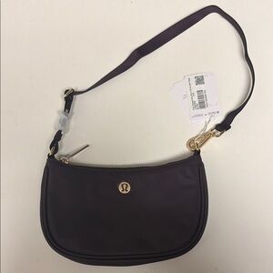 Lululemon city essentials shoulder bag 1L